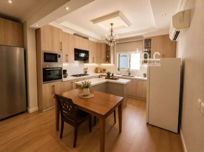 5 bedroom villa in Irqah 6