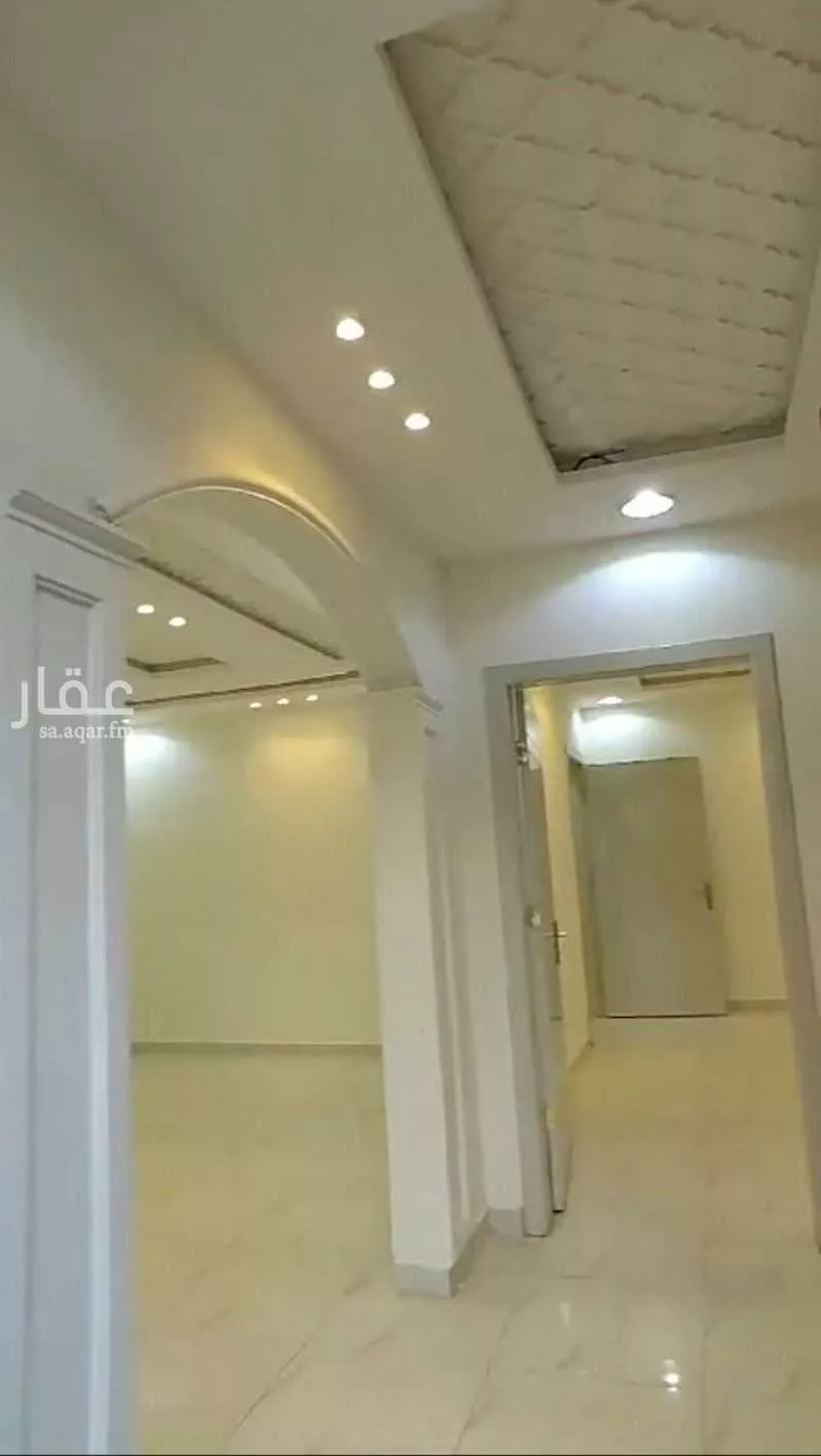 فيلا 5 غرف في عكاظ 8