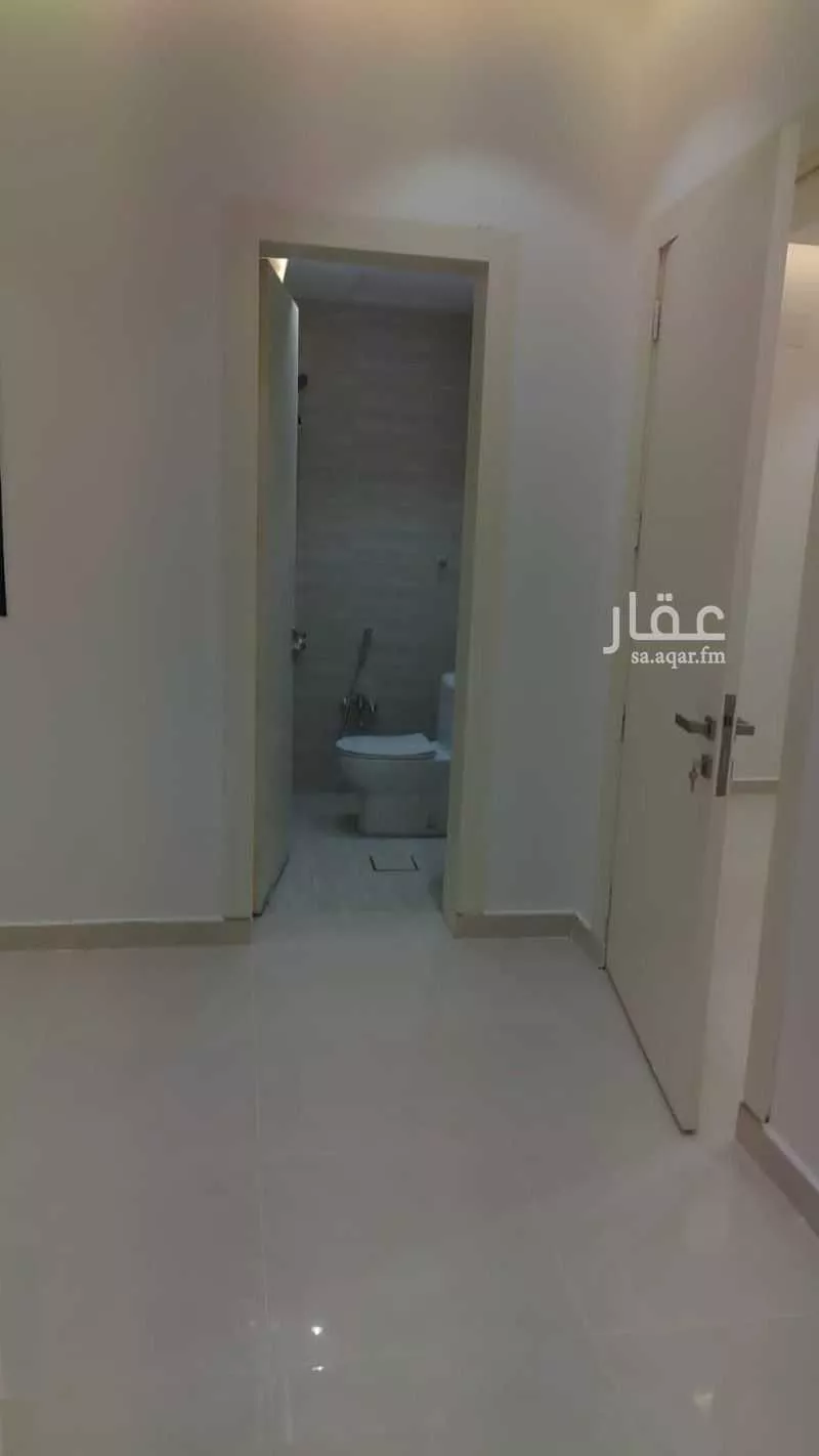 فيلا 5 غرف في عكاظ 10