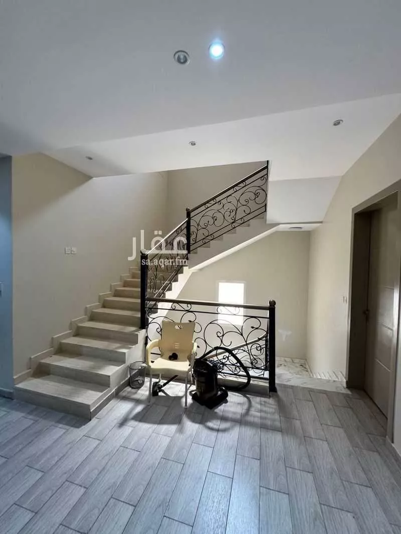 5 bedroom villa in Al Aridh 6