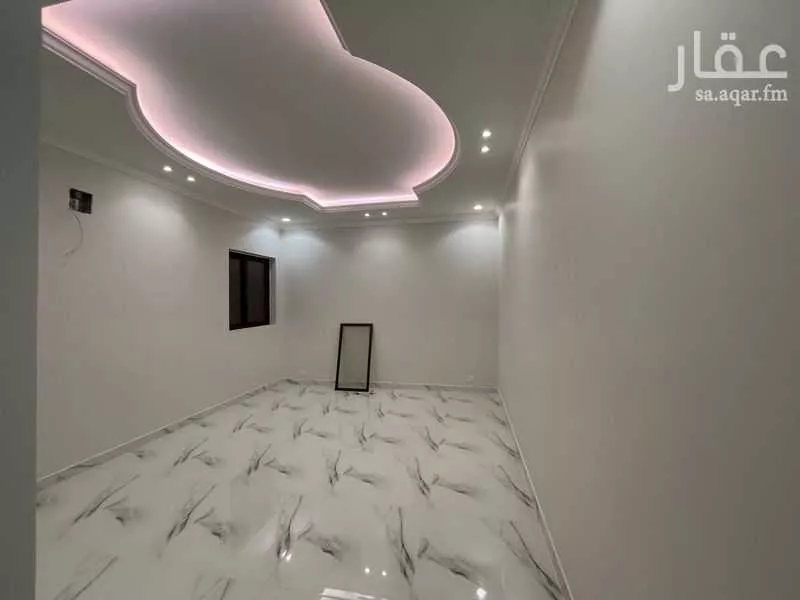 6 bedroom villa in Al Rabwa 3