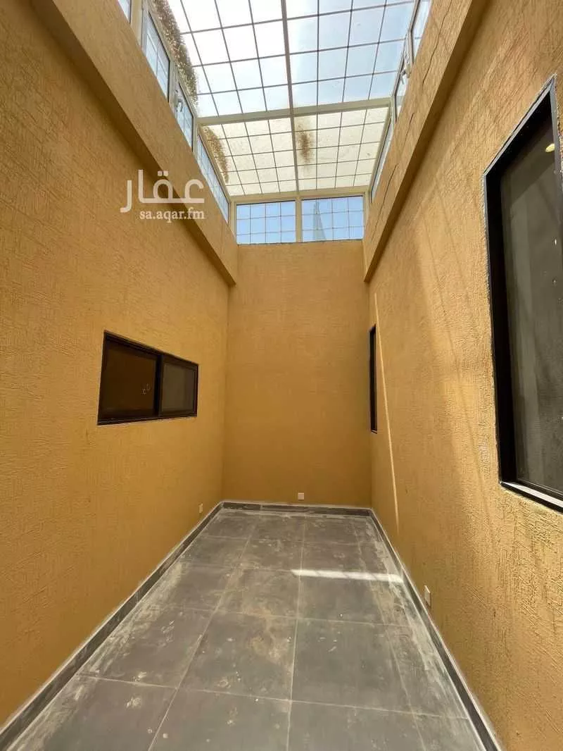 6 bedroom villa in Al Rabwa 4