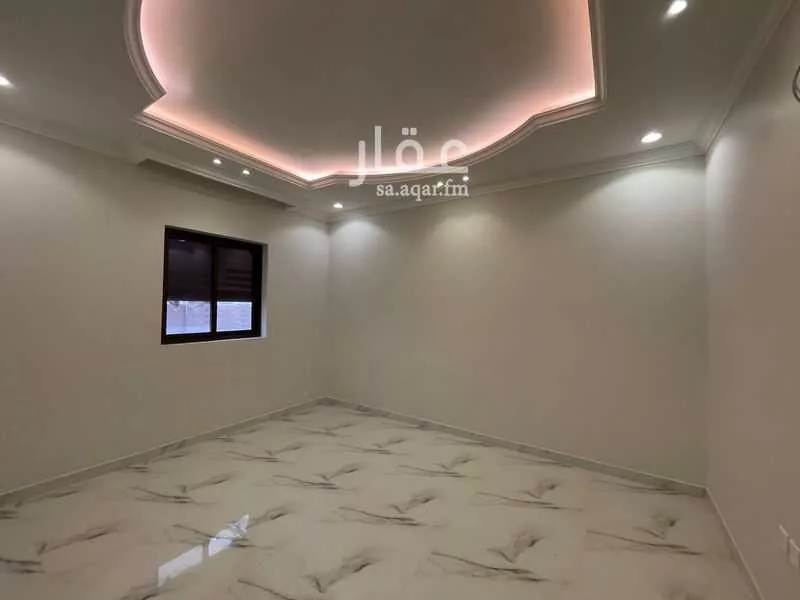 6 bedroom villa in Al Rabwa 7