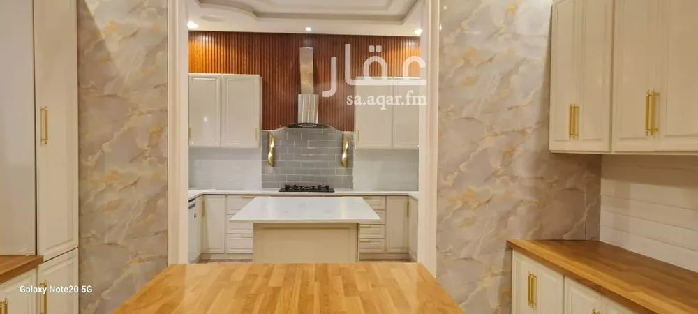 6 bedroom villa in Al Rimal 7