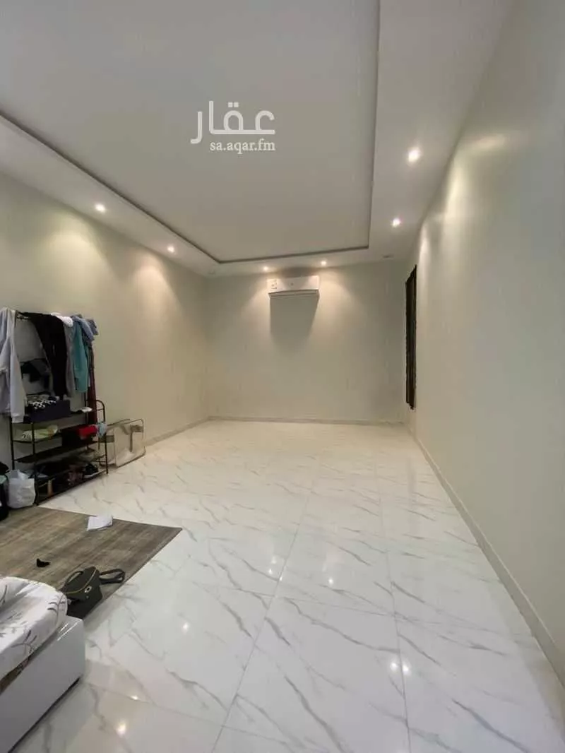 فيلا 6 غرف في عكاظ 19