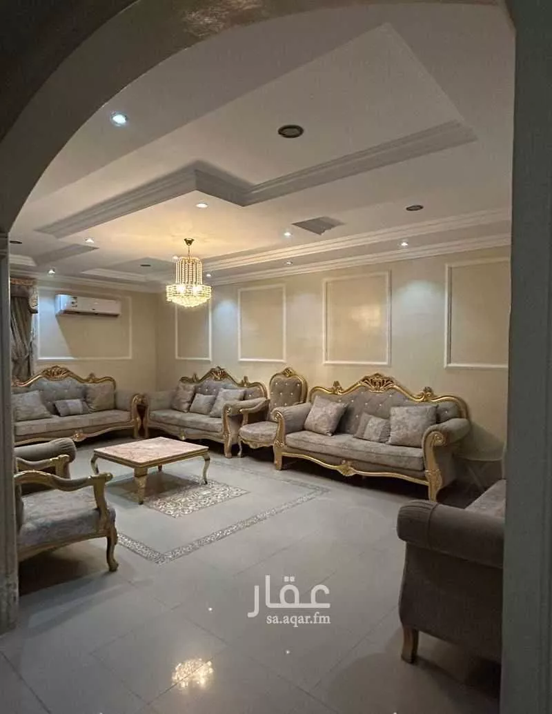 5 bedroom villa in Al Janadriyah 2