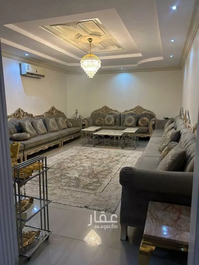 5 bedroom villa in Al Janadriyah 3