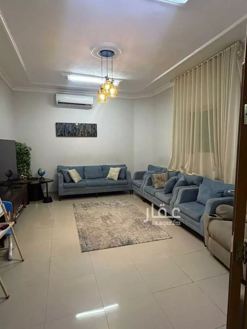 5 bedroom villa in Al Janadriyah 6