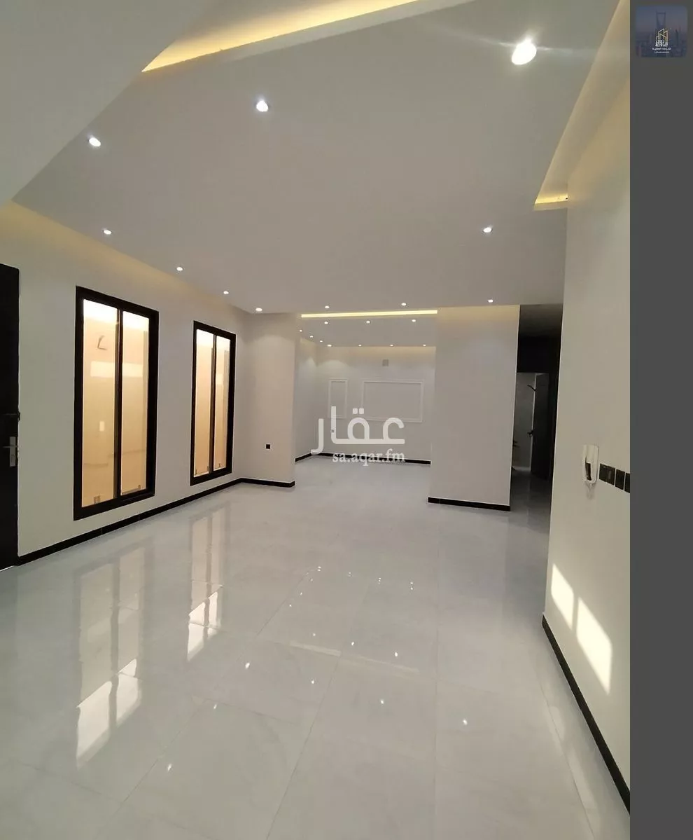 6 bedroom duplex in Al Janadriyah 7