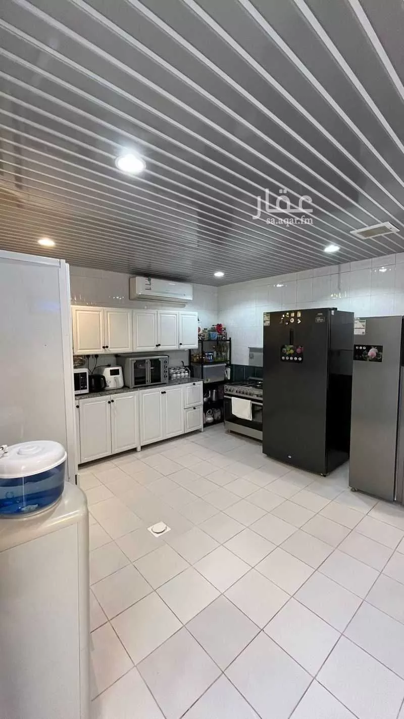 5 bedroom apartment in Al Nahda 8