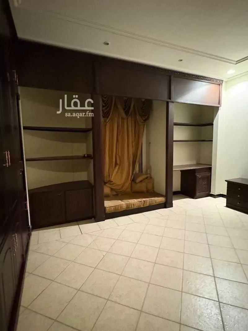 فيلا 5 غرف في الرائد 40