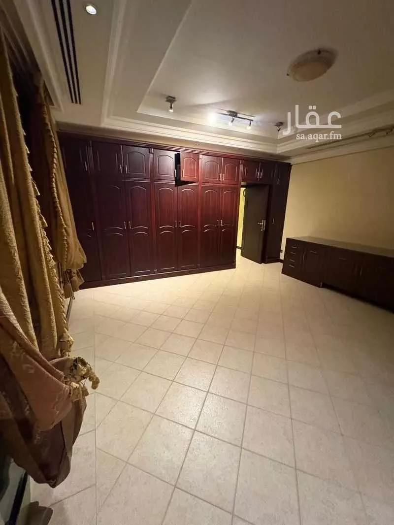 فيلا 5 غرف في الرائد 42