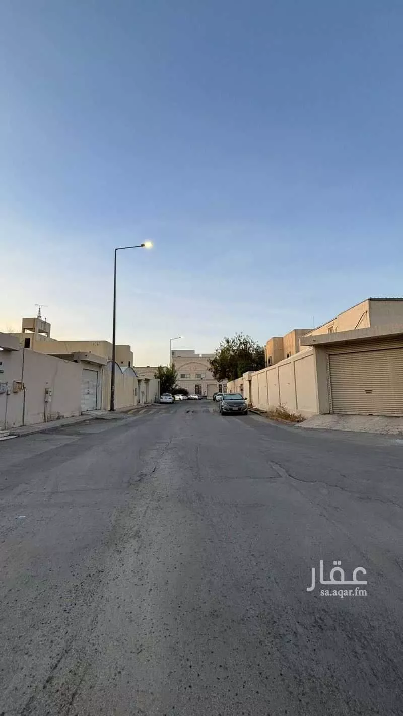 5 bedroom villa in Al Manar 2