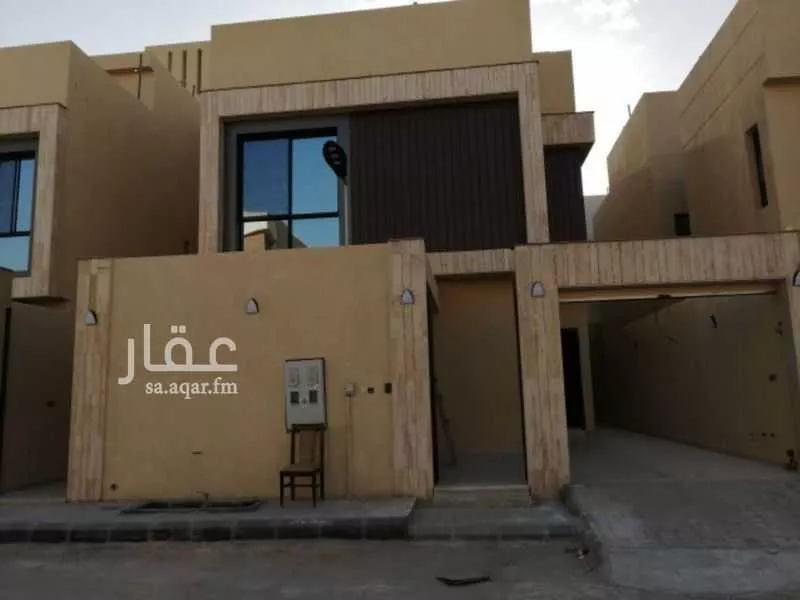 فيلا 4 غرف في العارض 19
