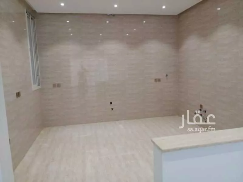 فيلا 4 غرف في العارض 7