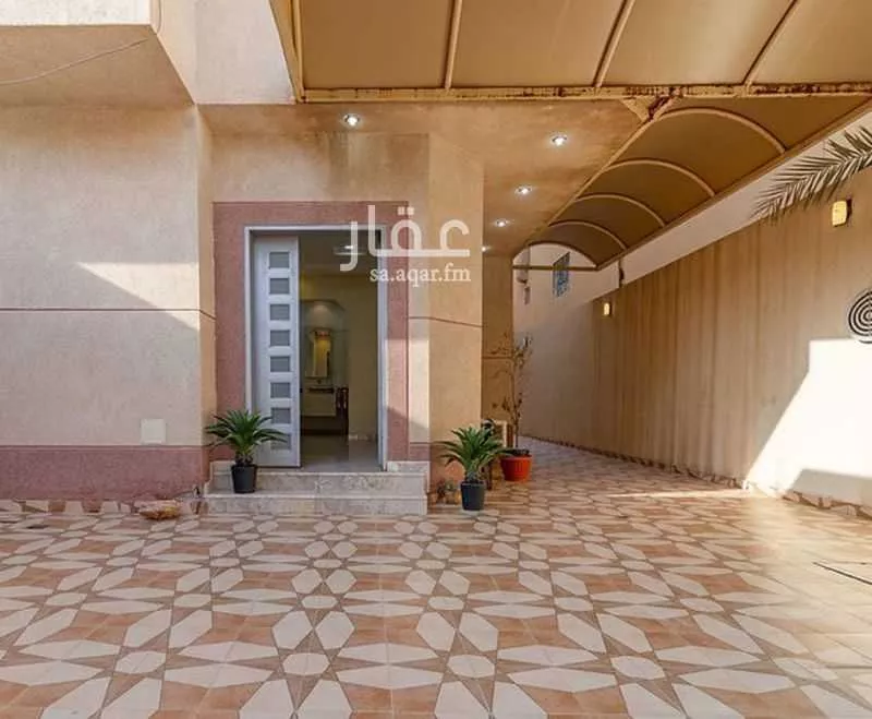 5 bedroom villa in Irqah, Riyadh 7