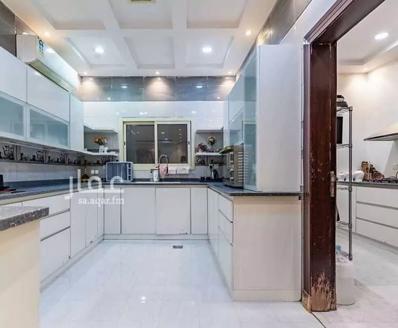 5 bedroom villa in Irqah, Riyadh 15