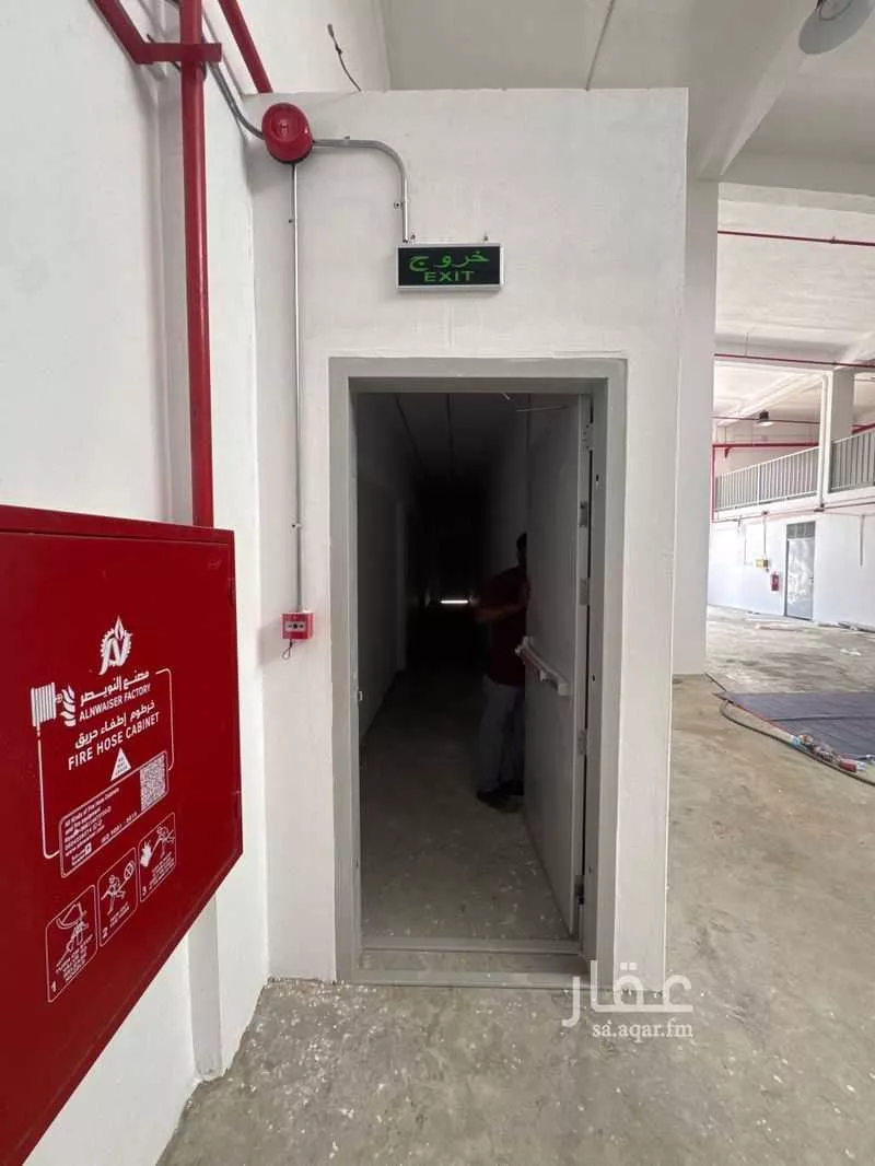 2 bedroom warehouse in Al Faisaliyyah, Riyadh 8