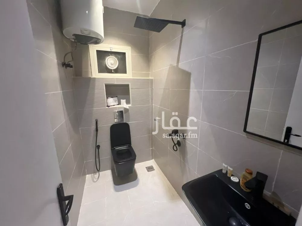 3 bedroom apartment in Al Malqa 5
