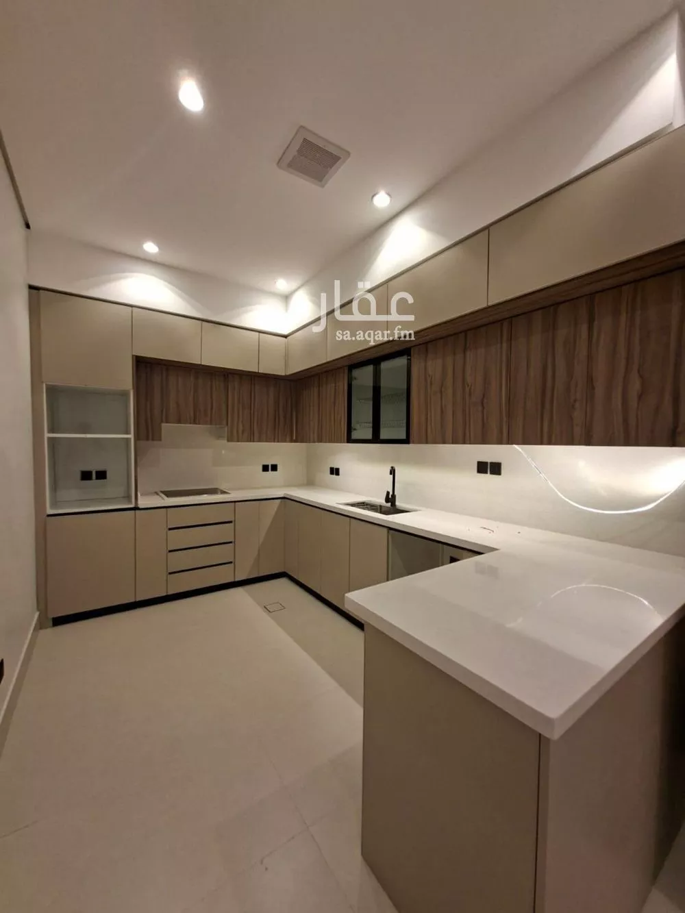 3 bedroom floor in Al Qairawan 9