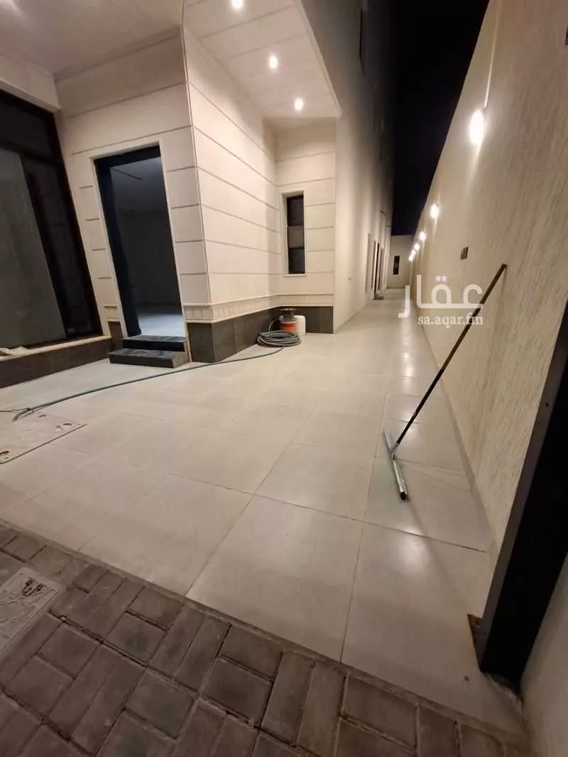 فيلا 17 غرف في الشرق 12