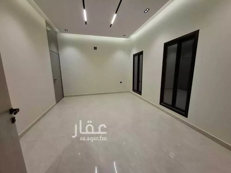 فيلا 17 غرف في الشرق 10