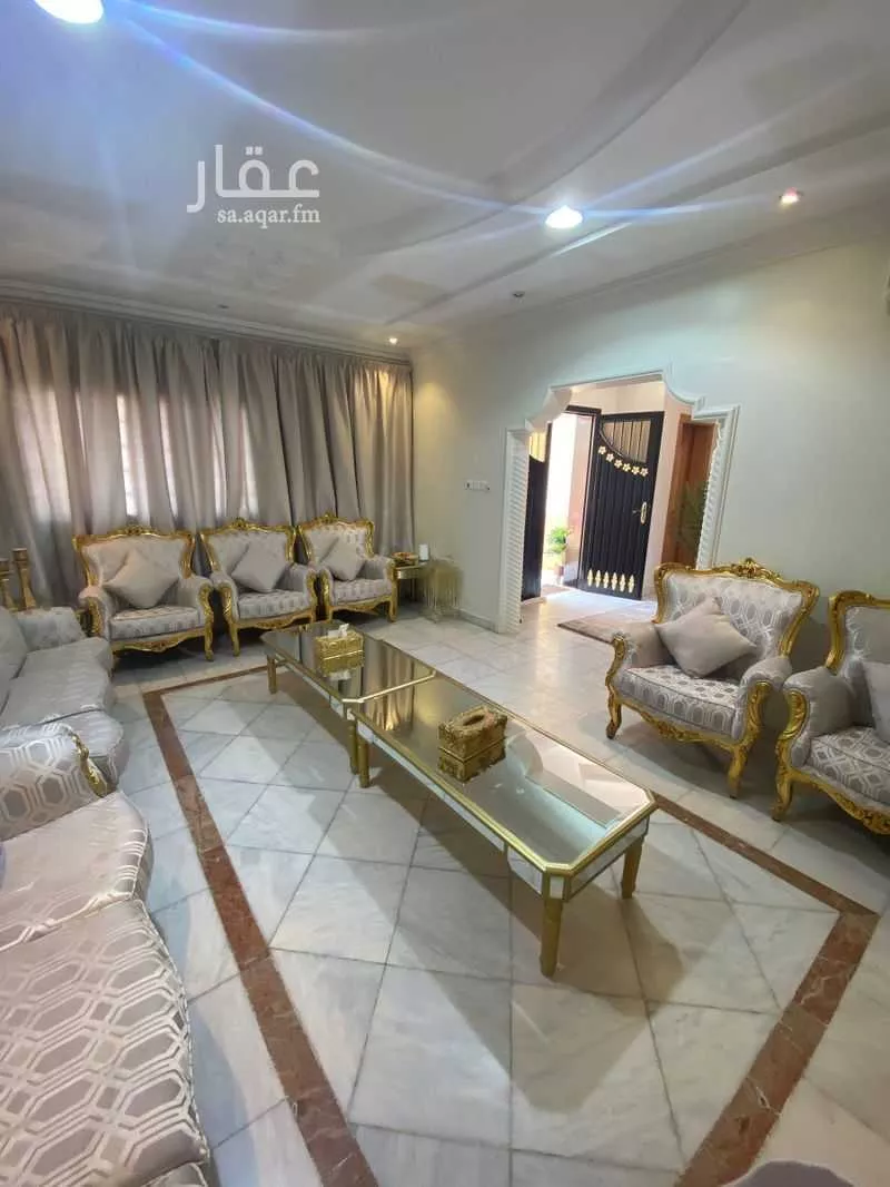10 bedroom villa in Al Falah 4