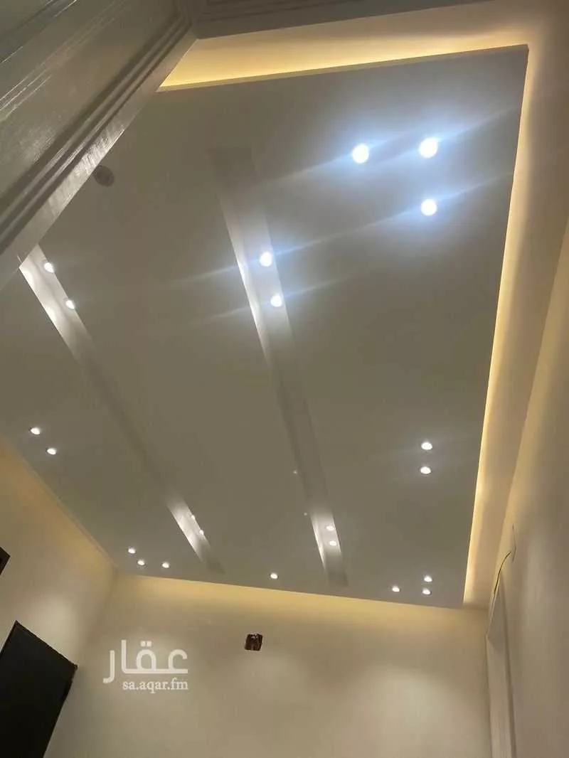 فيلا 4 غرف في الغنامية 3