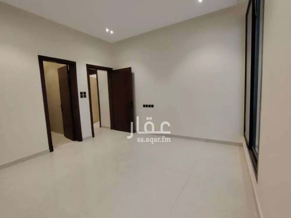 فيلا 6 غرف في عكاظ 13