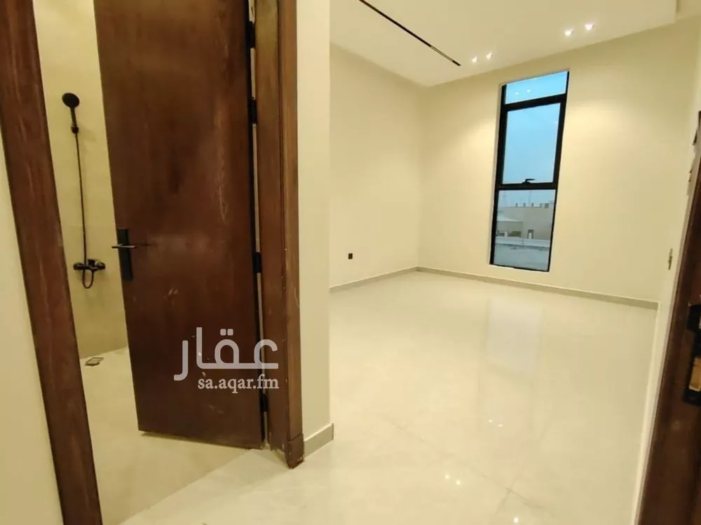 فيلا 6 غرف في عكاظ 23