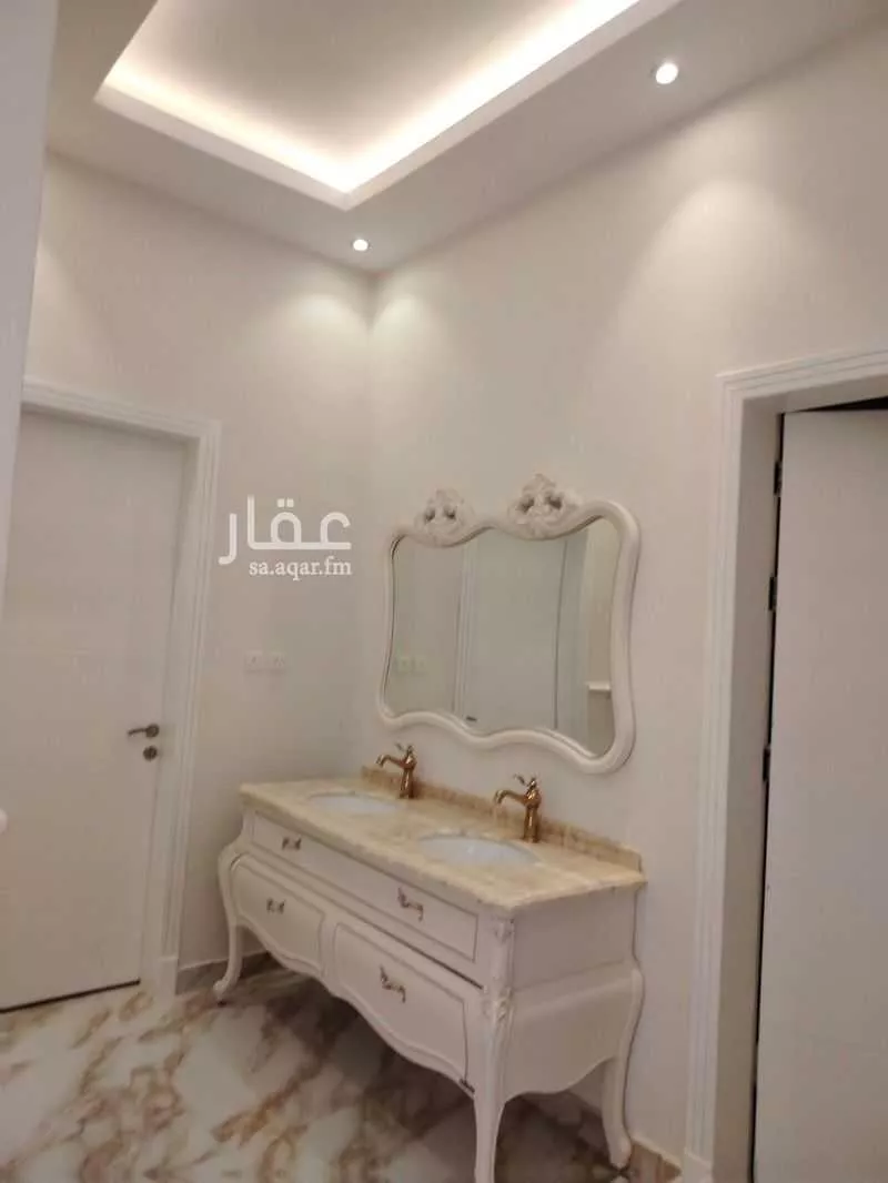فيلا 7 غرف في العارض 8