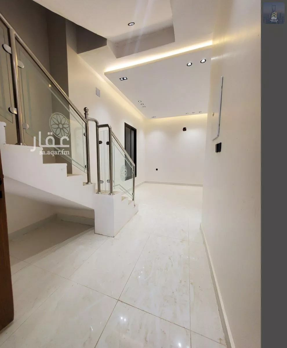 6 bedroom villa in Al Janadriyah 11
