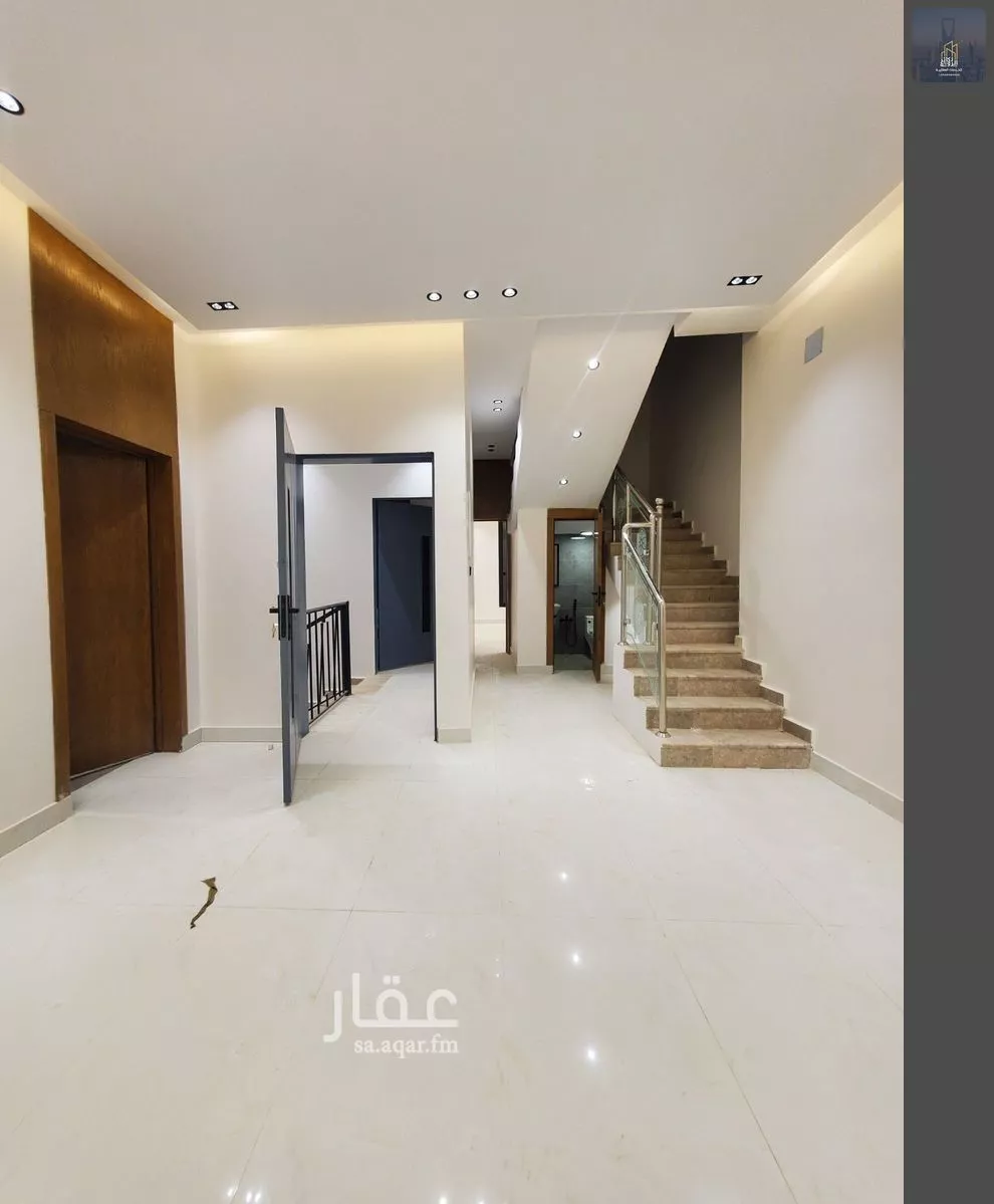 6 bedroom villa in Al Janadriyah 16