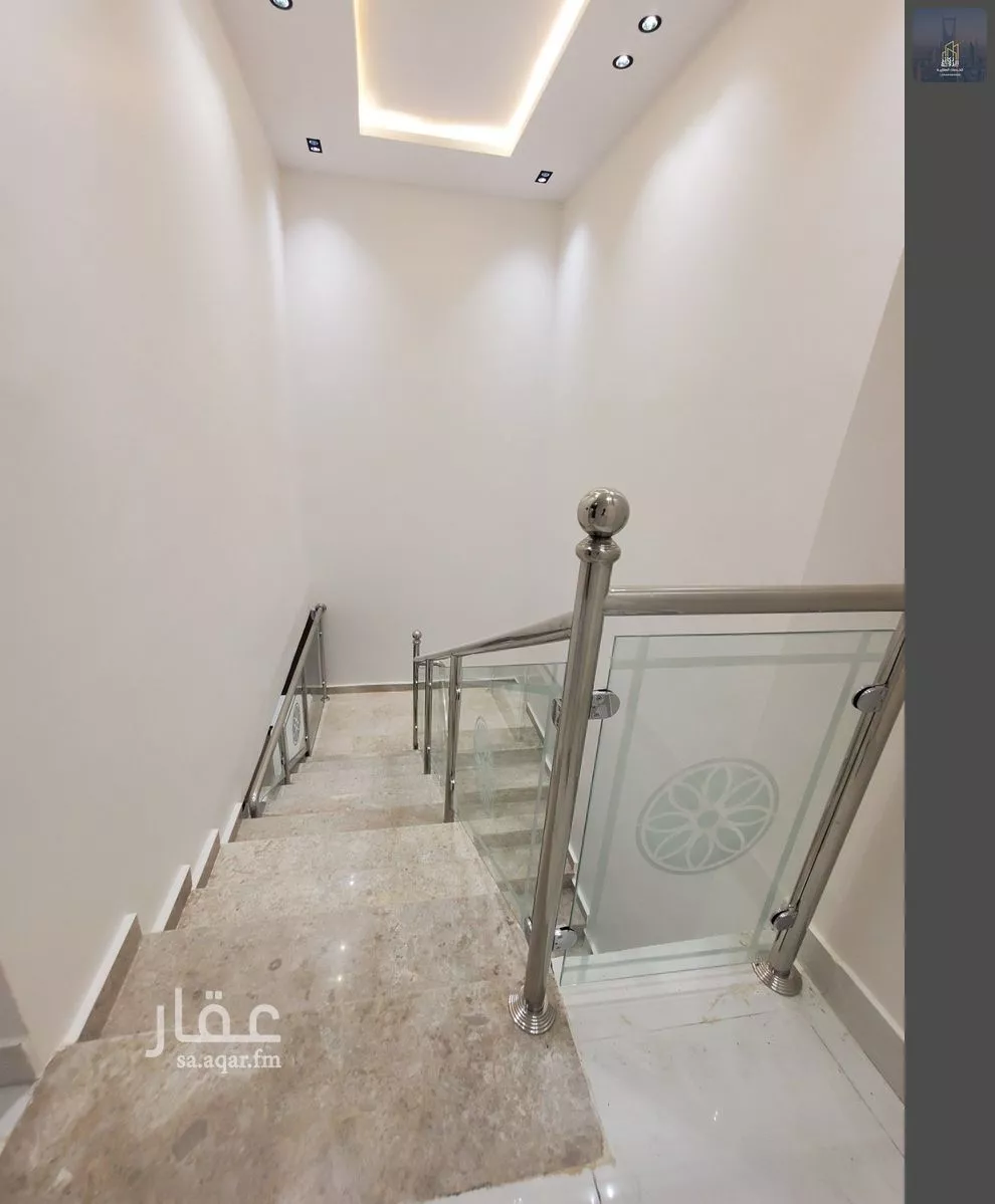 6 bedroom villa in Al Janadriyah 5