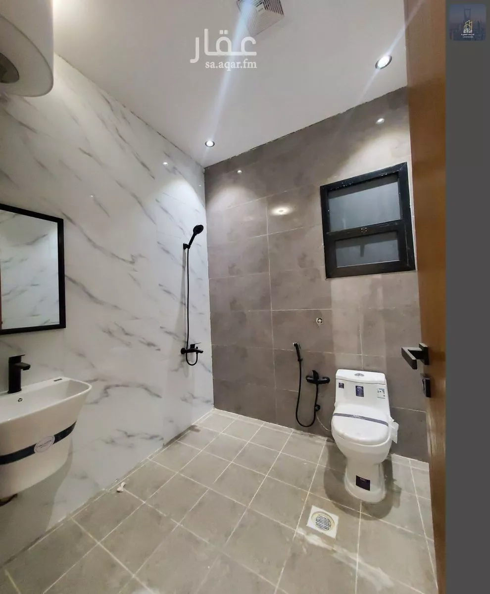 6 bedroom villa in Al Janadriyah 8