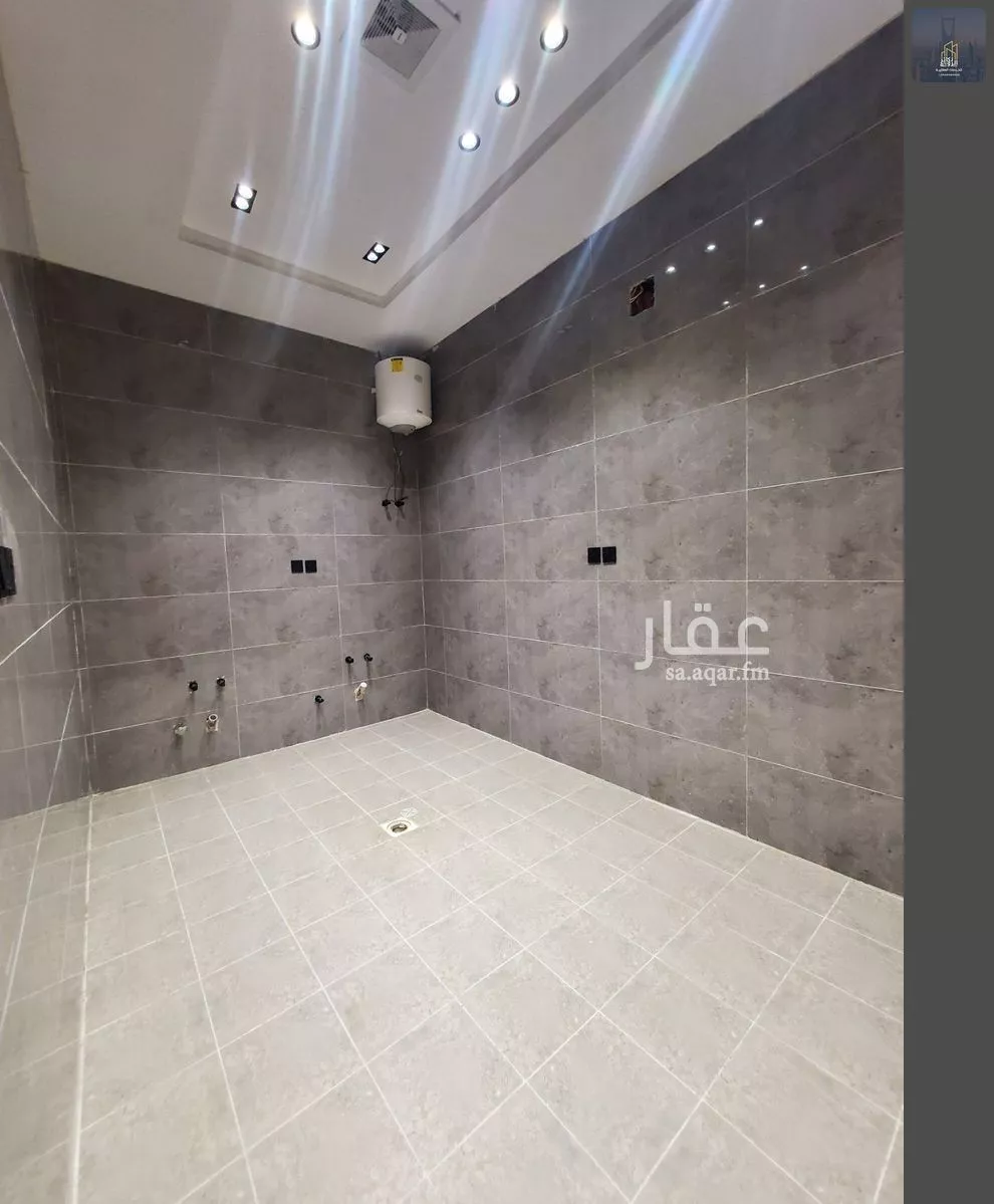 6 bedroom villa in Al Janadriyah 10