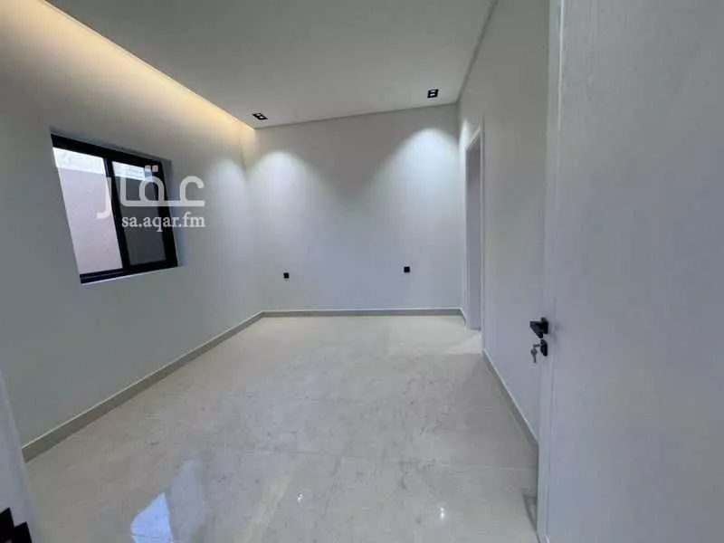 4 bedroom villa in Al Zahrah 8