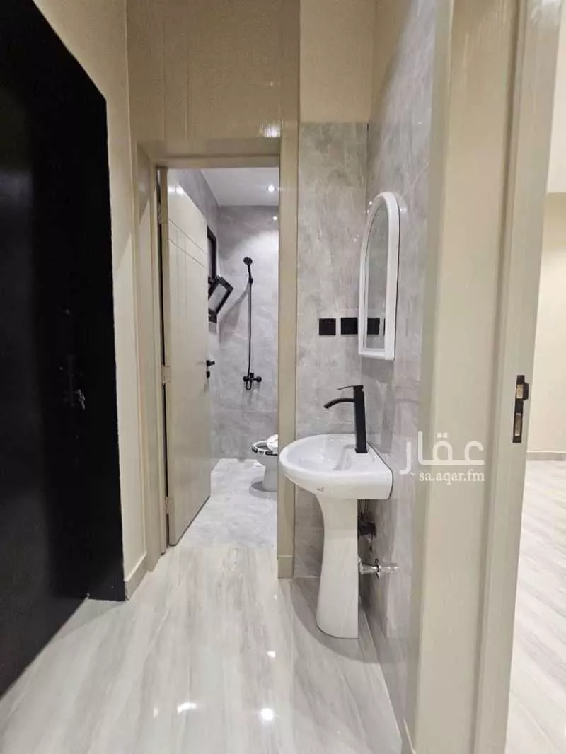 5 bedroom villa in Al Uraija Al Gharbiyah 12