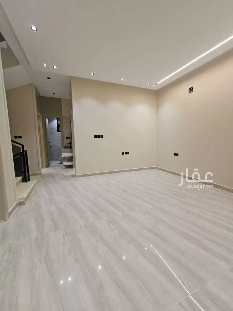 5 bedroom villa in Al Uraija Al Gharbiyah 9