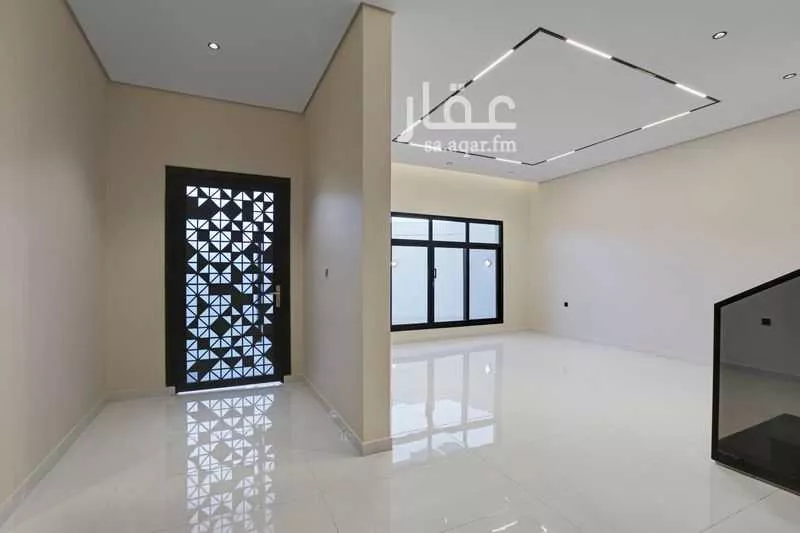 فيلا 5 غرف في عكاظ 13
