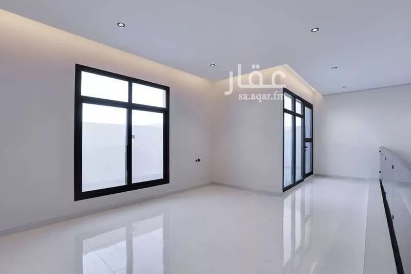 فيلا 5 غرف في عكاظ 14