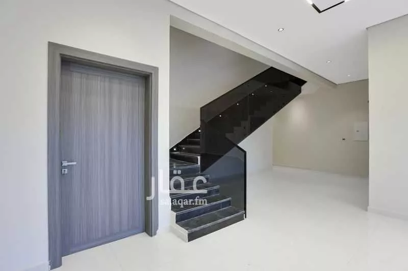 فيلا 5 غرف في عكاظ 15