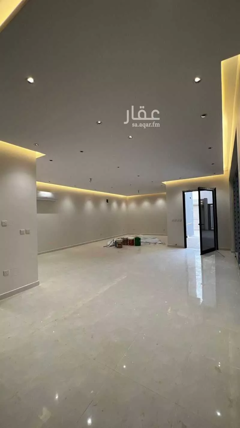 6 bedroom villa in Al Janadriyah 8