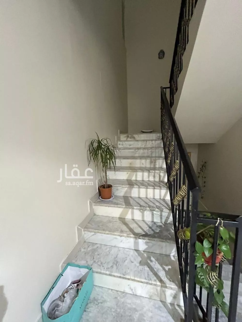 6 bedroom villa in Dhahrat Laban 9
