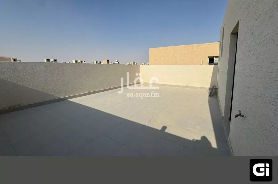 فيلا 4 غرف في العارض 7