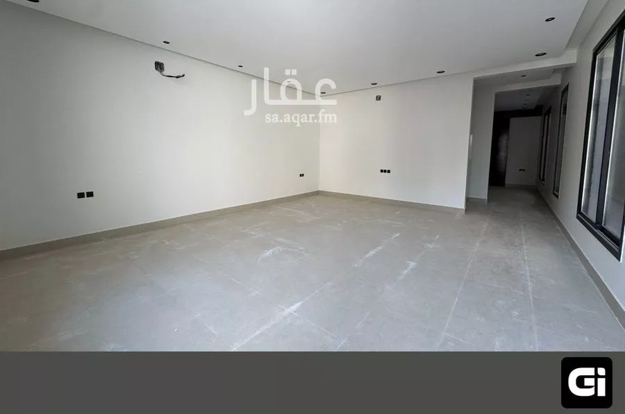 فيلا 4 غرف في العارض 8