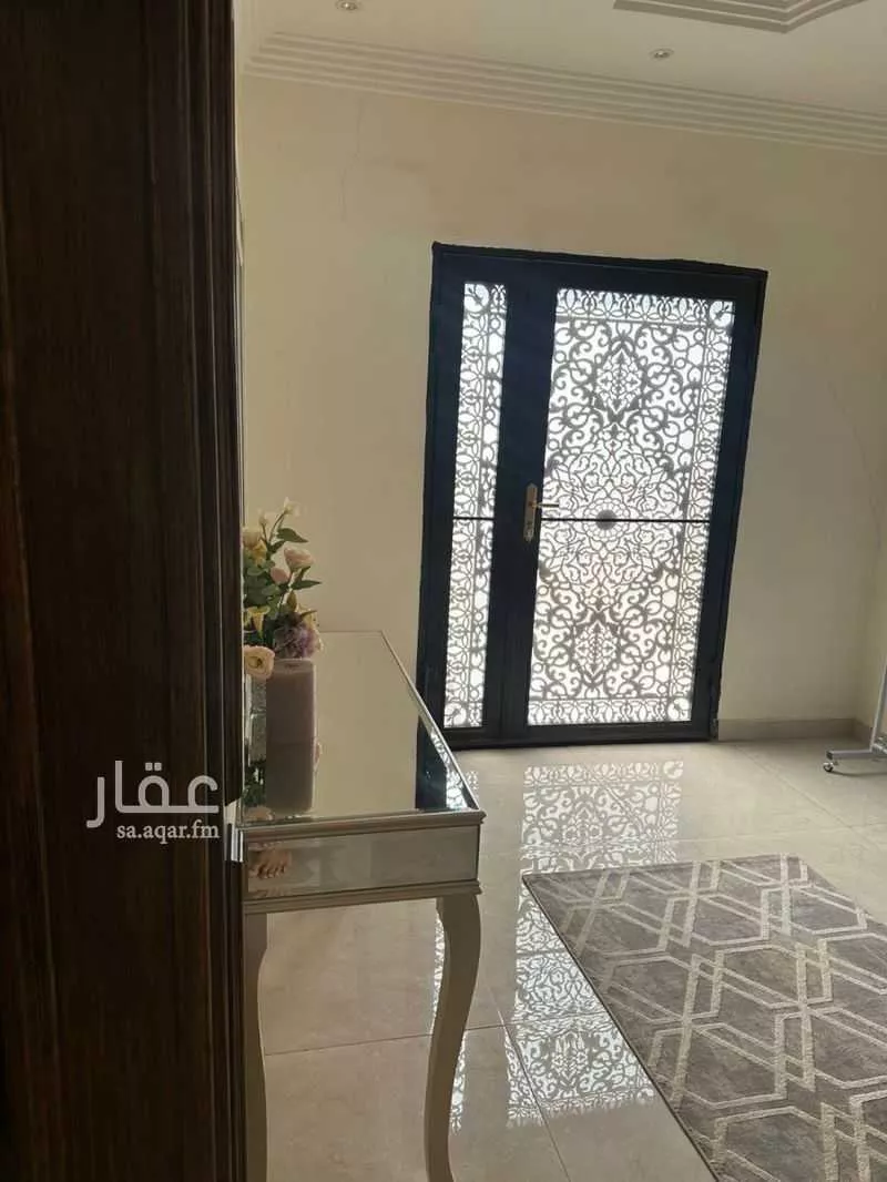 فيلا 4 غرف في الملقا 4