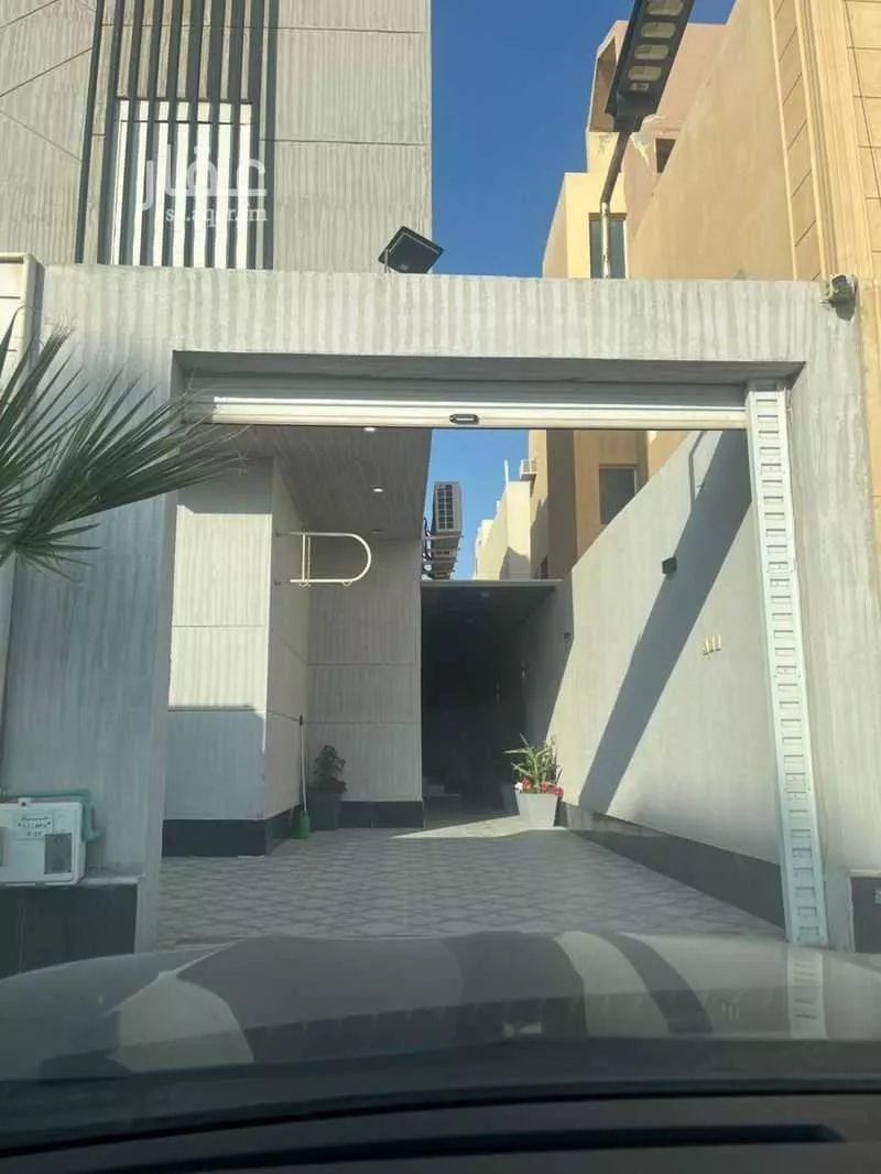 5 bedroom villa in Al Hazm 16