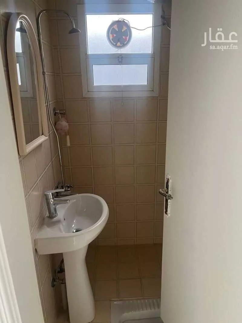 5 bedroom villa in Al Hazm 6