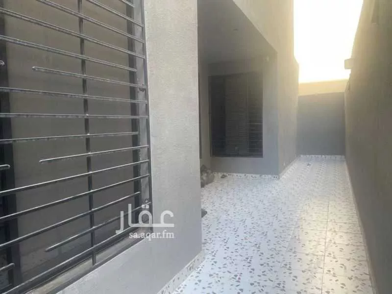 فيلا 5 غرف في الرمال 2